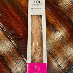 Platinum Clip-In Extensions - Ash Blonde